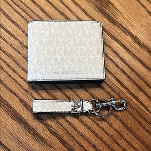 Michael Kors White Leather Men’s Bifold Wallet with Matching Key Fob
